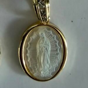Medalla Virgen de Guadalupe Madre Perla Piedras en Argolla Oro Laminado