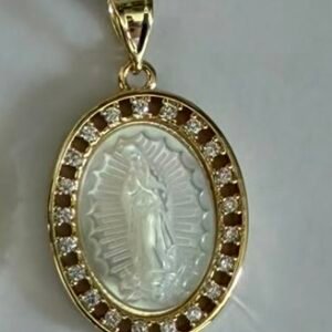 Medalla Virgen de Guadalupe Ovalada Piedras Oro Laminado